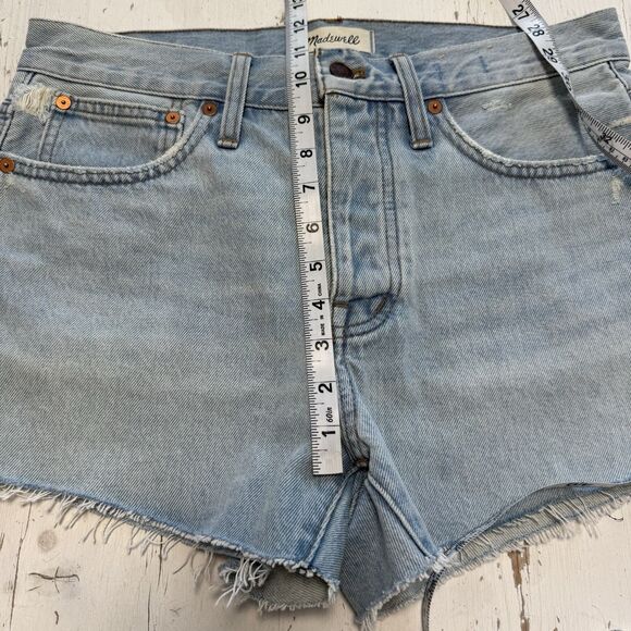 Madewell Relaxed Denim Cutoff Shorts in Cedarcroft Wash Size 26 Light Wash - Picture 12 of 14